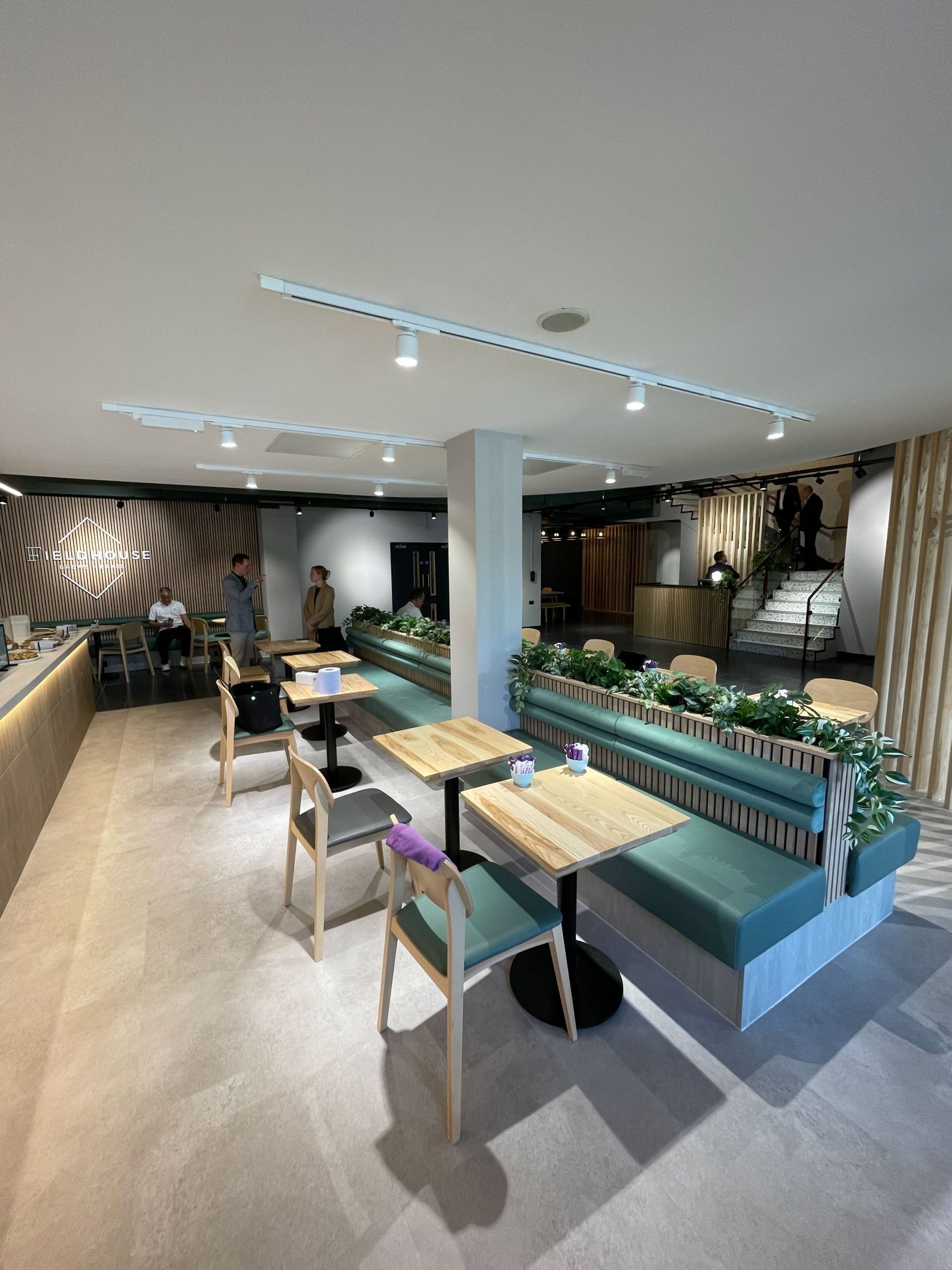 lifesyle-fitness-lightwater-cafe-area-banquette-seating lifesyle-fitness-lightwater-cafe-area-banquette-seating