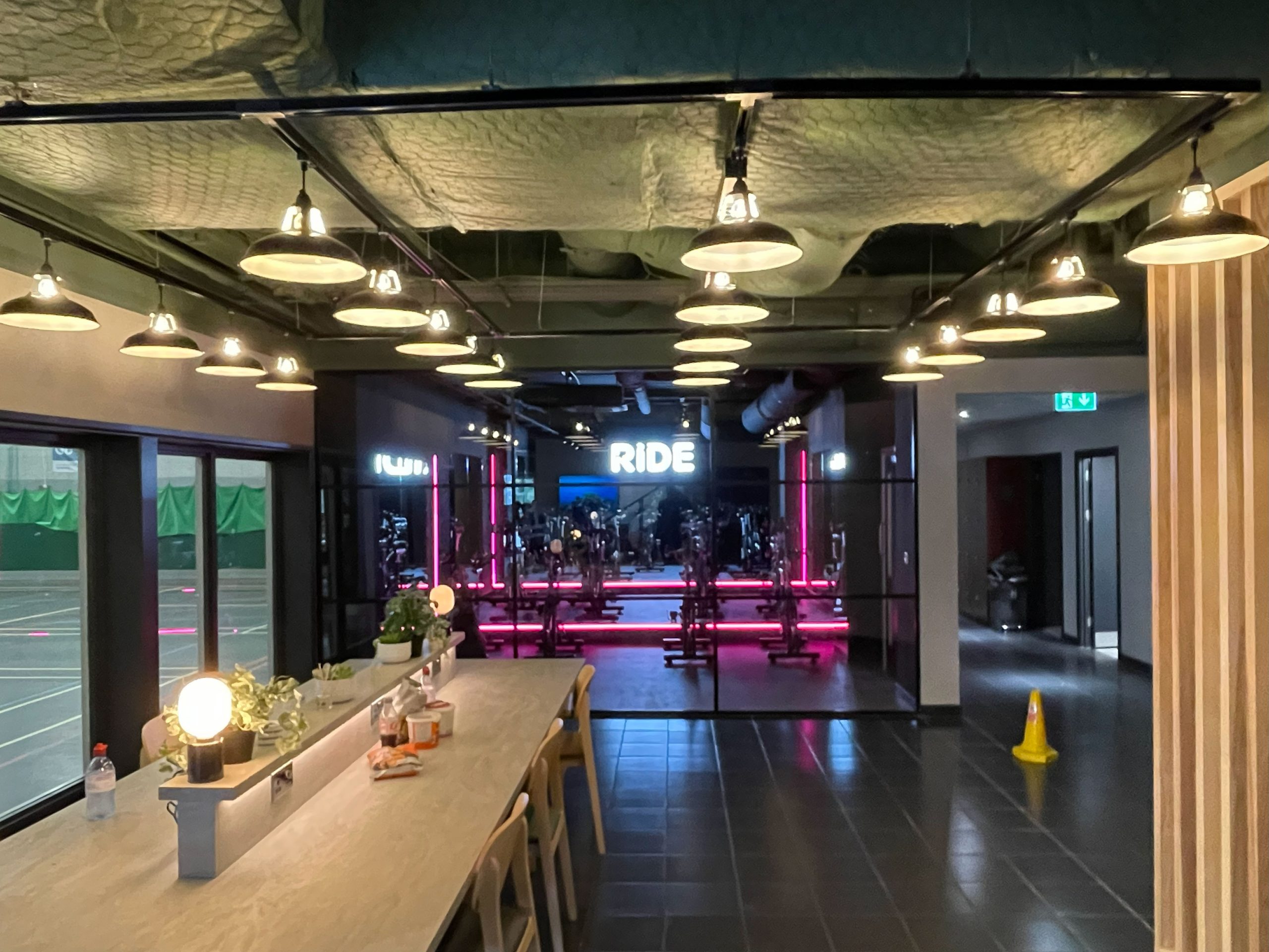 lifesyle-fitness-lightwater-spin-room