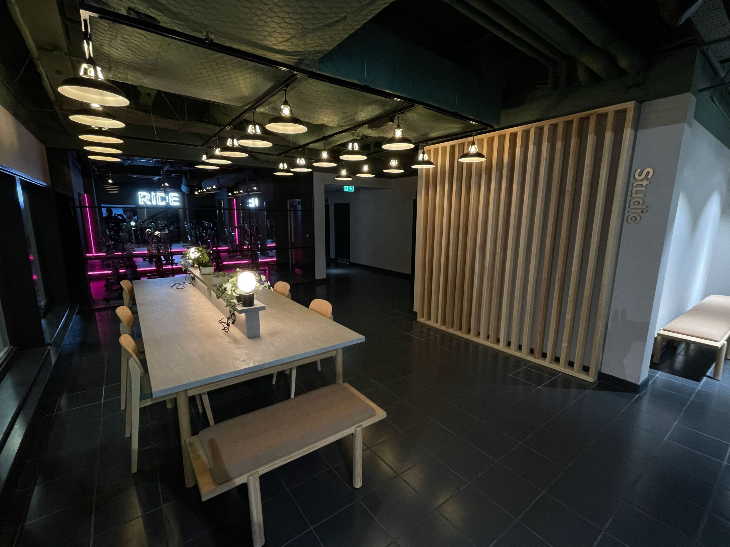 lifesyle-fitness-lightwater-spin-view-break-out-table lifesyle-fitness-lightwater-spin-view-break-out-table