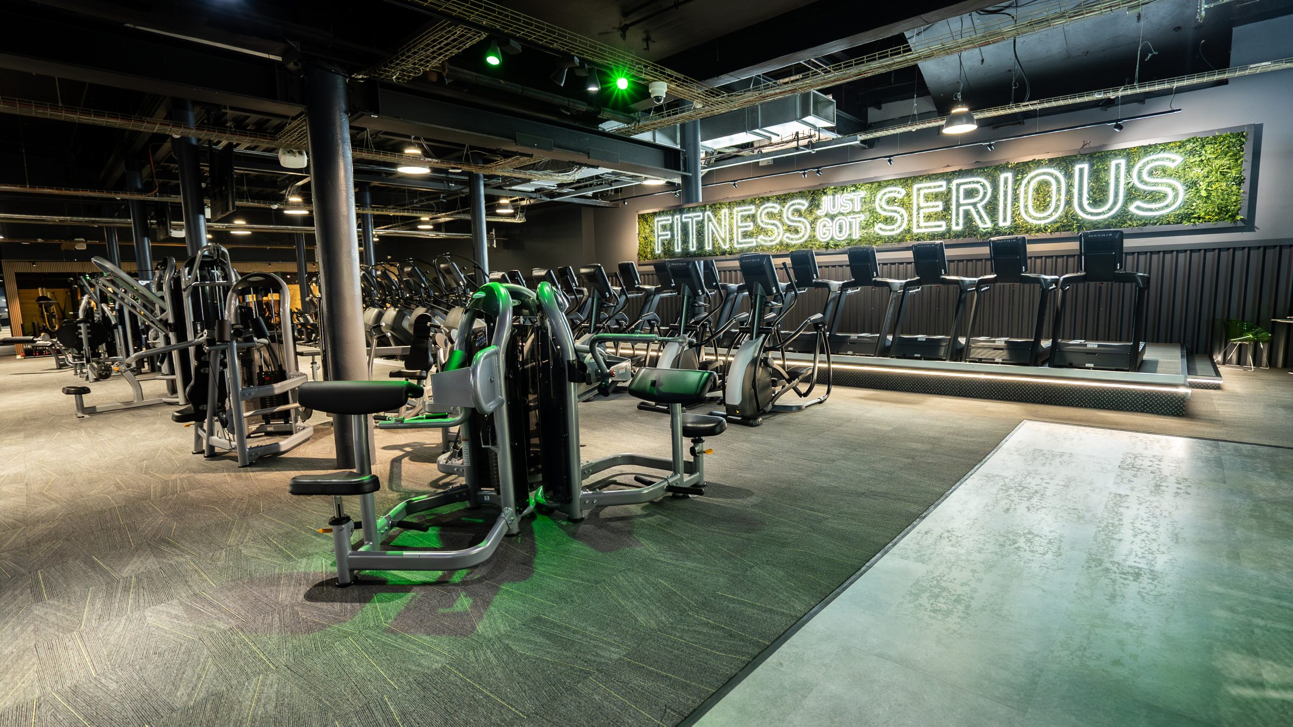 jd_gyms_manchester_feature-sign