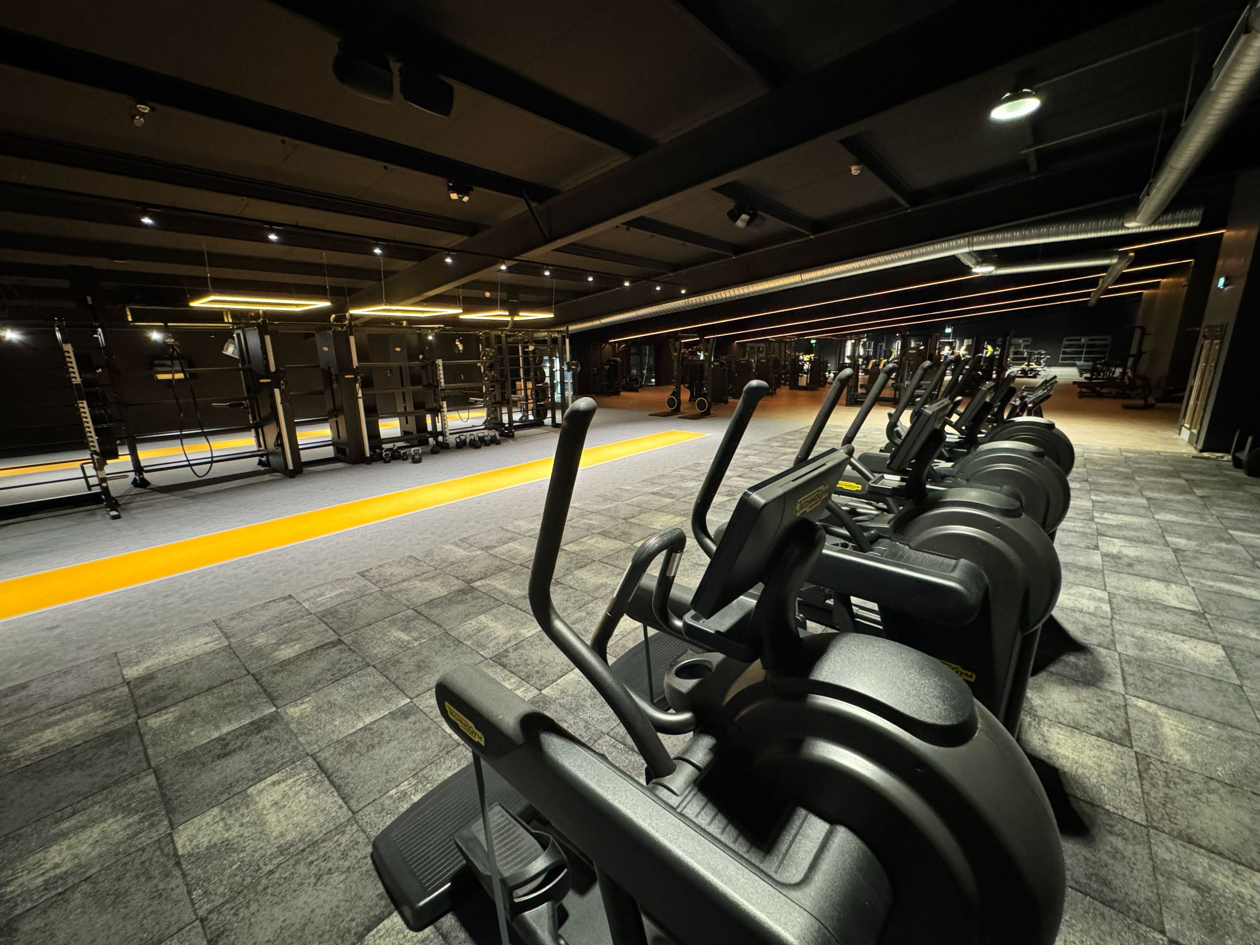 big_box_huddersfield_cardio_rig_lighting_gym