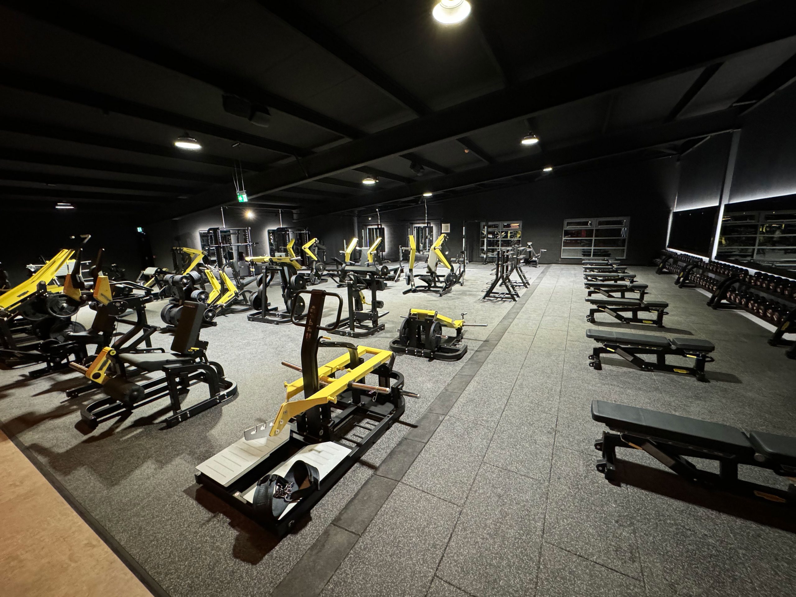 big_box_huddersfield_freeweights