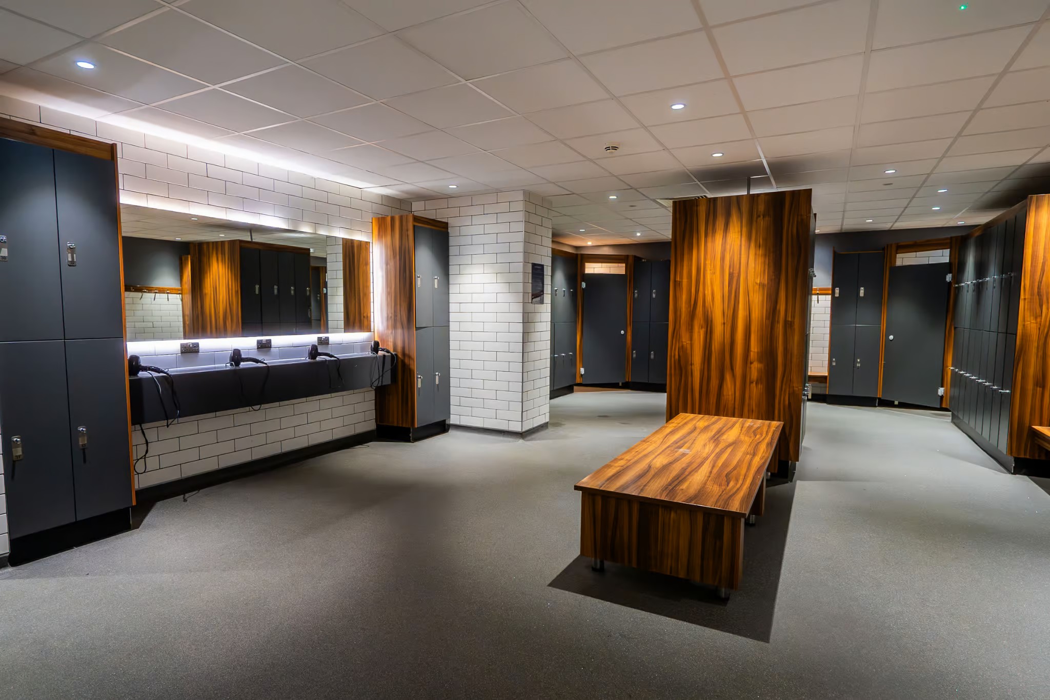 jd-gyms-barnsley-changing-rooms