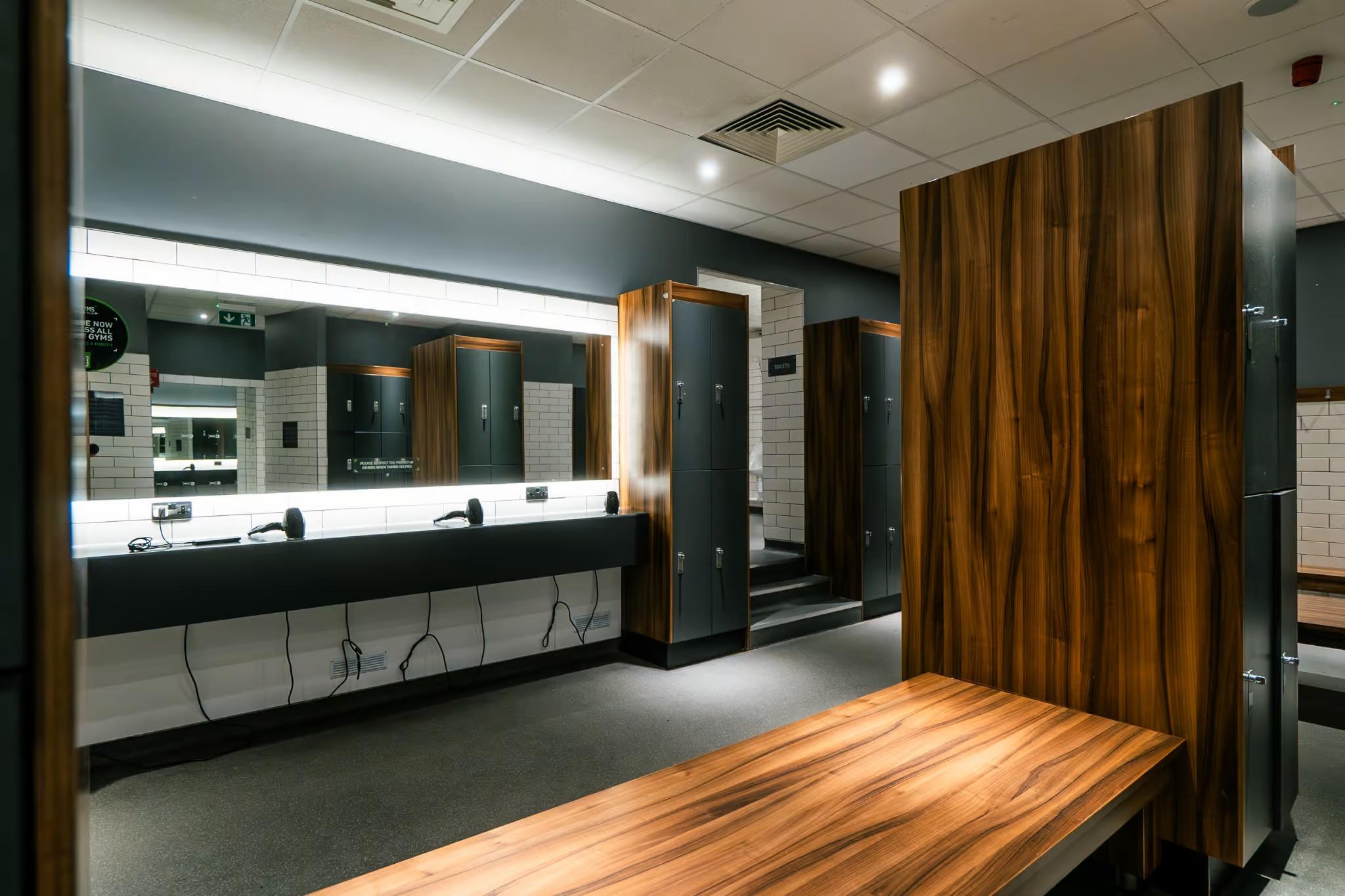 jd-gyms_derby-changing-area