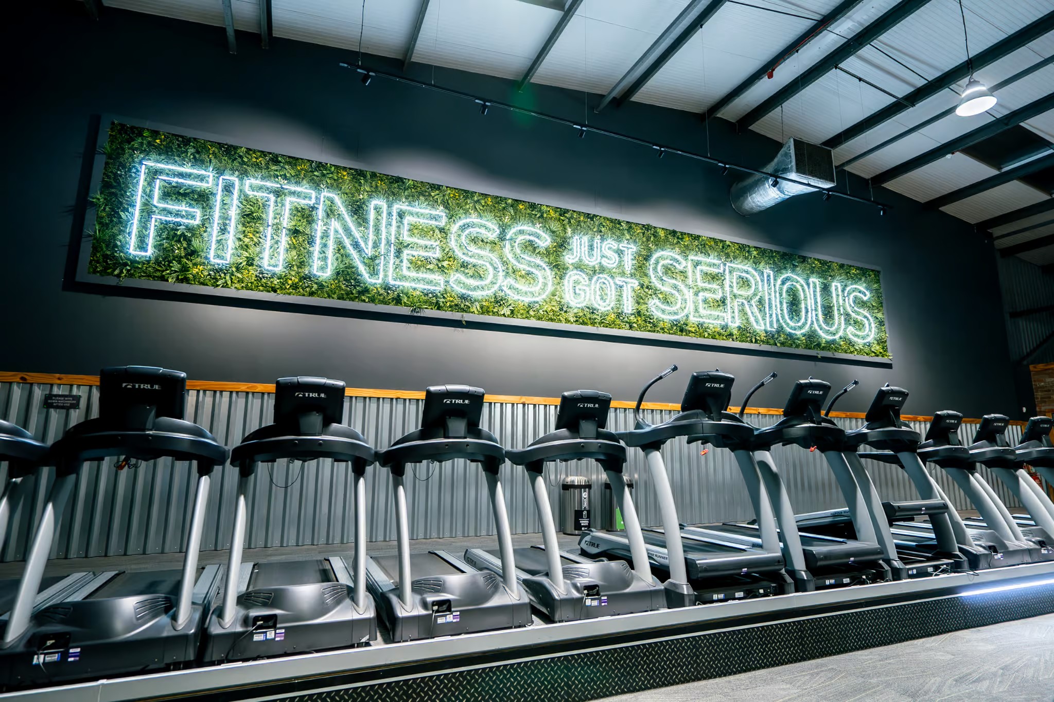 jd-gyms_derby-fitness-just-got-serious-neon-living-wall