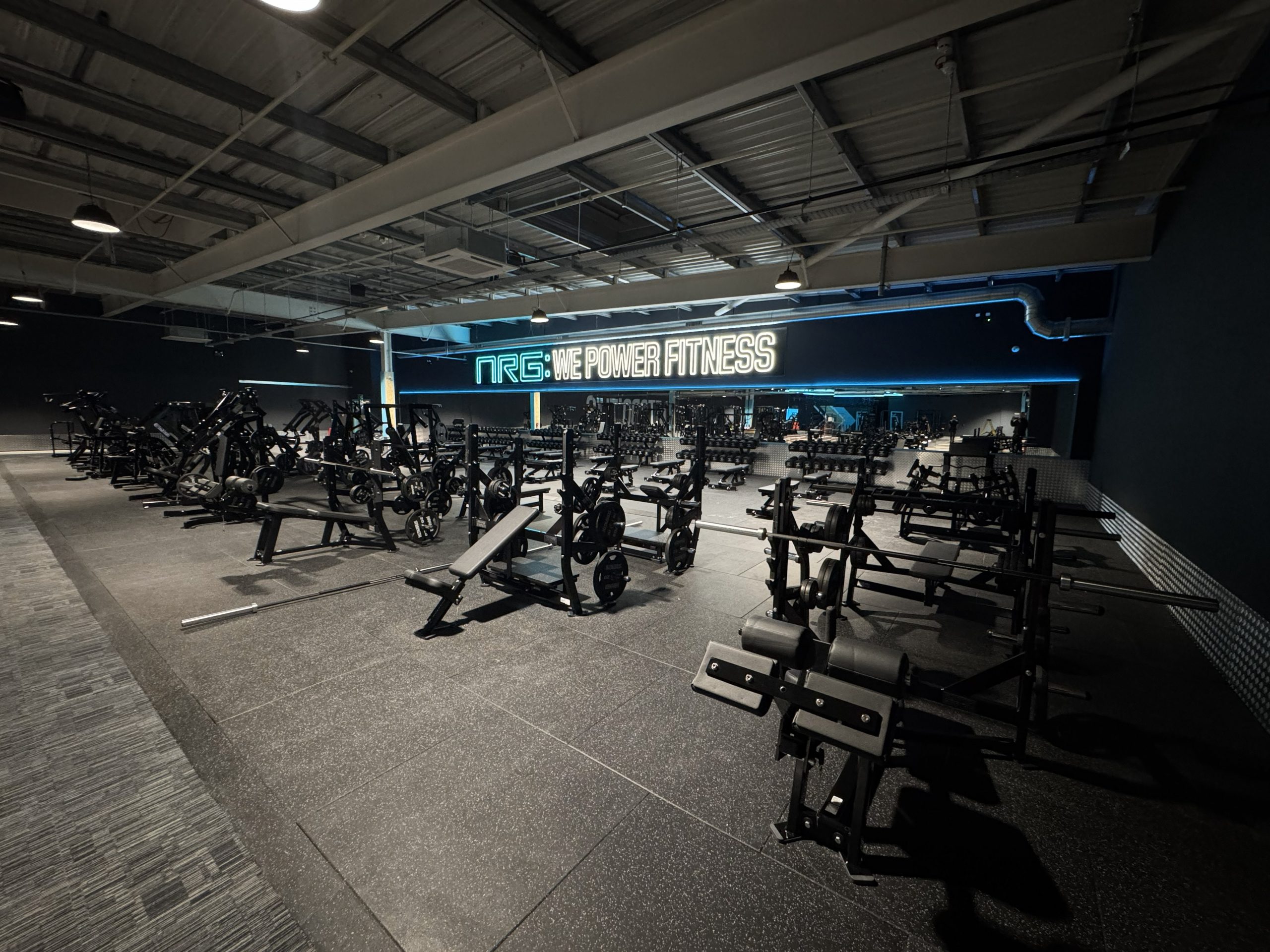 nrg-gym-glasgow-free-weights-custom_neon_faux