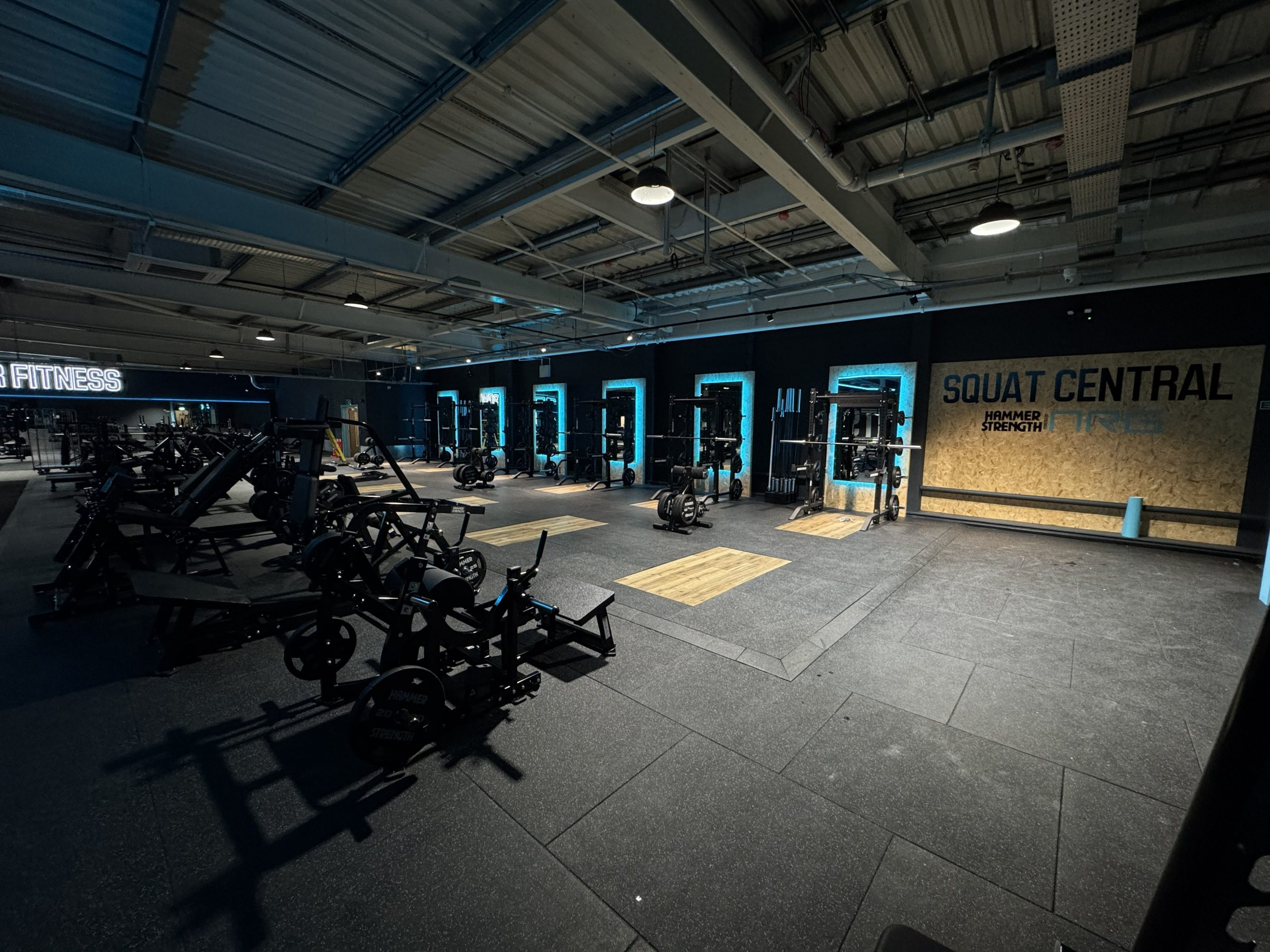 nrg-gym-glasgow-squat-central-halo-mirrors-feature-osb
